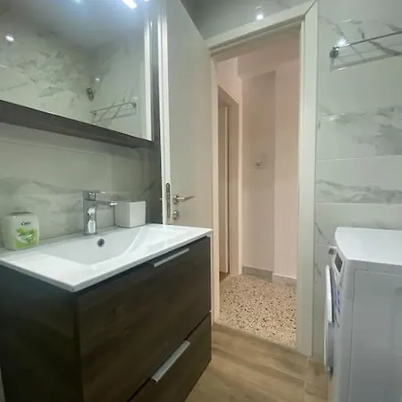 Sunny 2 Beds Spacious Fully Air Conditioned * Athens