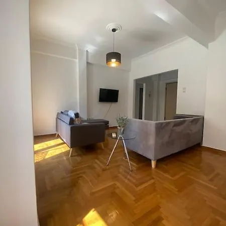 Sunny 2 Beds Spacious Fully Air Conditioned Apartment