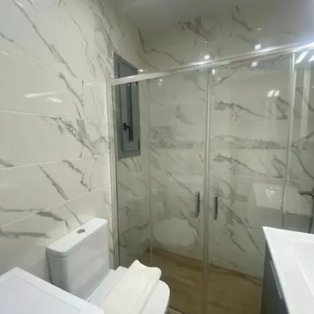 Sunny 2 Beds Spacious Fully Air Conditioned Apartment
