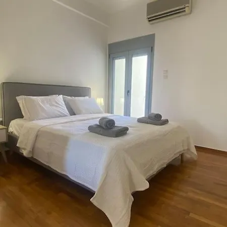 Sunny 2 Beds Spacious Fully Air Conditioned Apartment